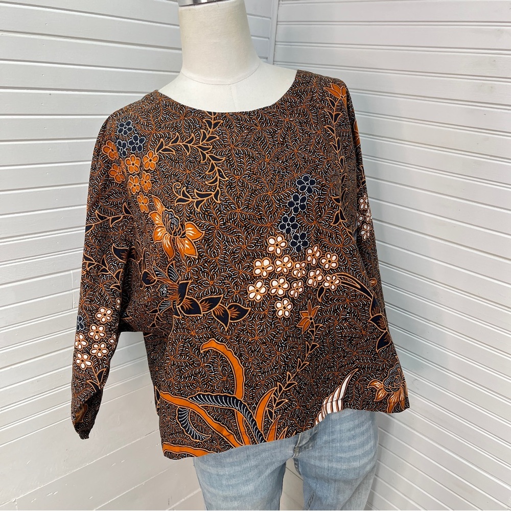 Endless Knot Art Cotton Pullover Top